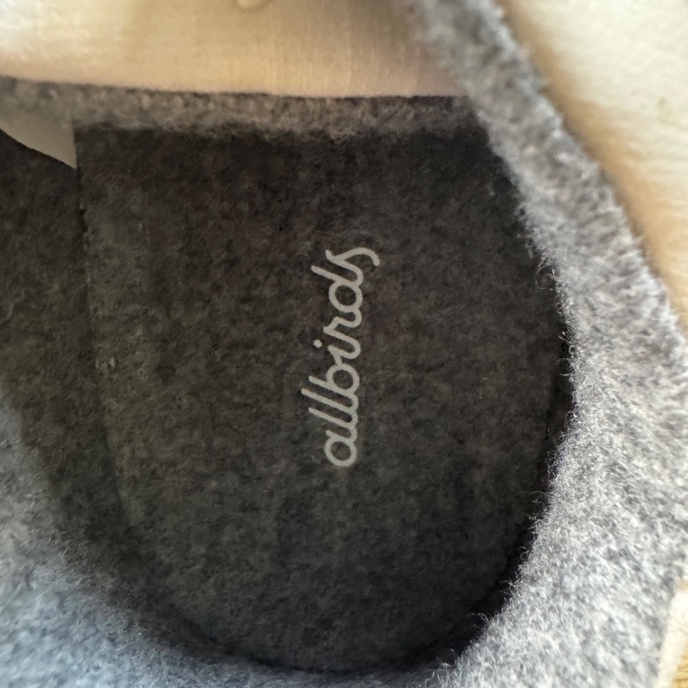Allbirds Tennis Shoe - Picture 3 of 5